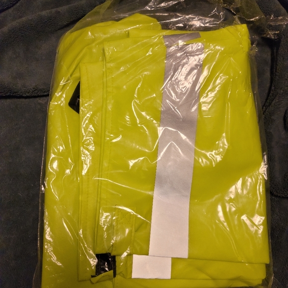 FR RAIN BIB - Picture 3 of 3